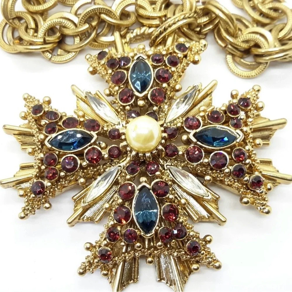 R.J. GRAZIANO Vintage Rhinestone Maltese Cross Pendant Necklace - Picture 5 of 11